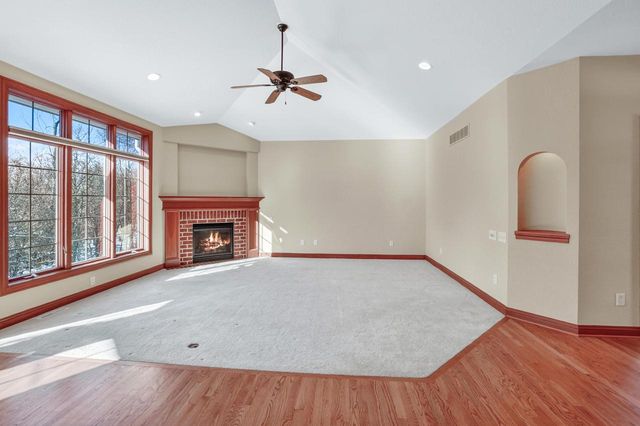 1444 Hidden Waters CIRCLE, West Bend, WI 53095