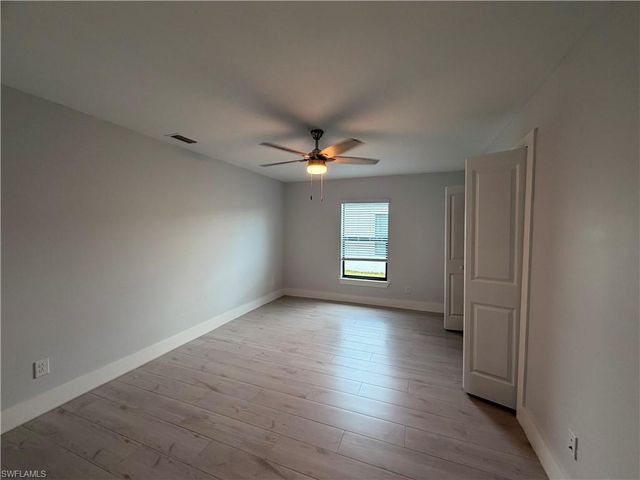 233 SW 47th TER, Cape Coral, FL 33914
