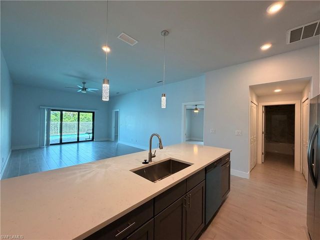 233 SW 47th TER, Cape Coral, FL 33914