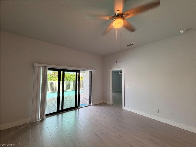 233 SW 47th TER, Cape Coral, FL 33914