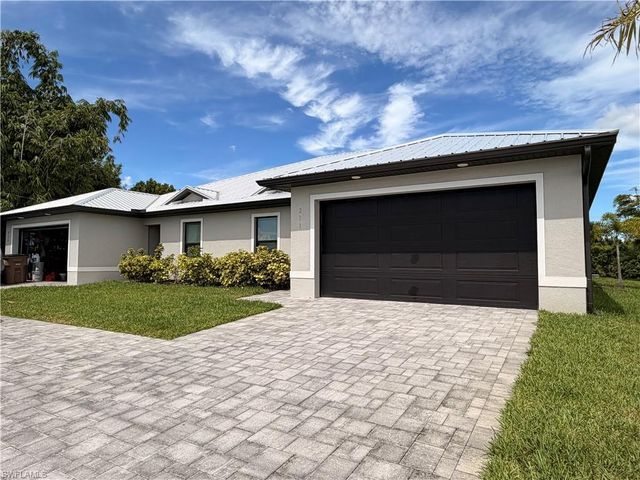 233 SW 47th TER, Cape Coral, FL 33914