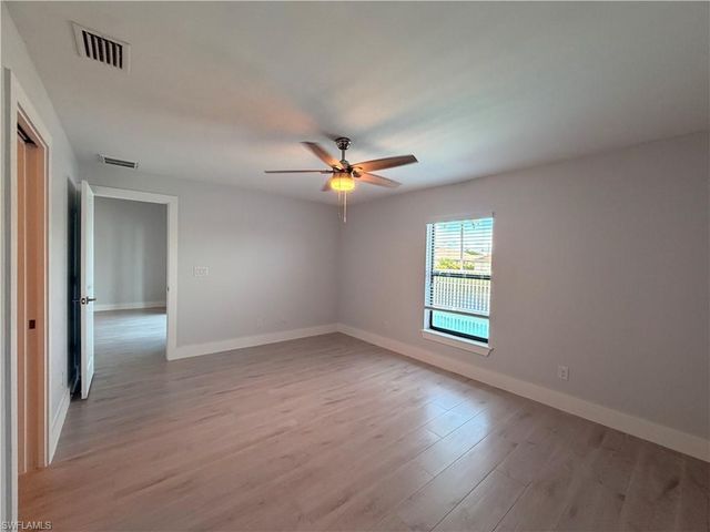 233 SW 47th TER, Cape Coral, FL 33914
