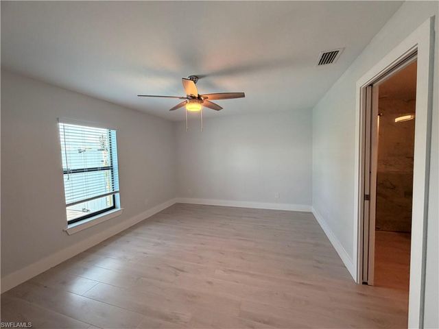 233 SW 47th TER, Cape Coral, FL 33914