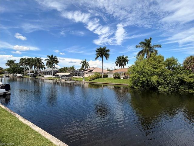 233 SW 47th TER, Cape Coral, FL 33914