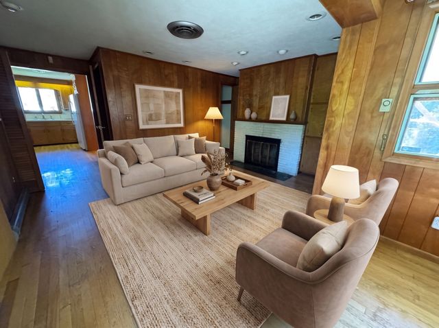 50 Van Horn St, Chicopee, MA 01013
