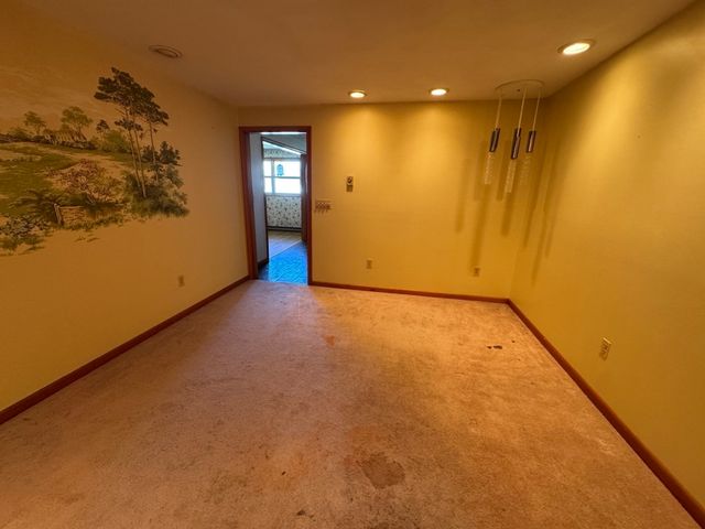 50 Van Horn St, Chicopee, MA 01013