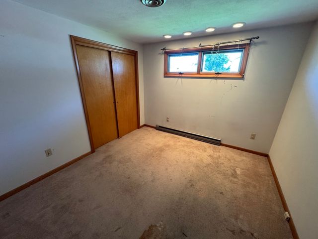 50 Van Horn St, Chicopee, MA 01013