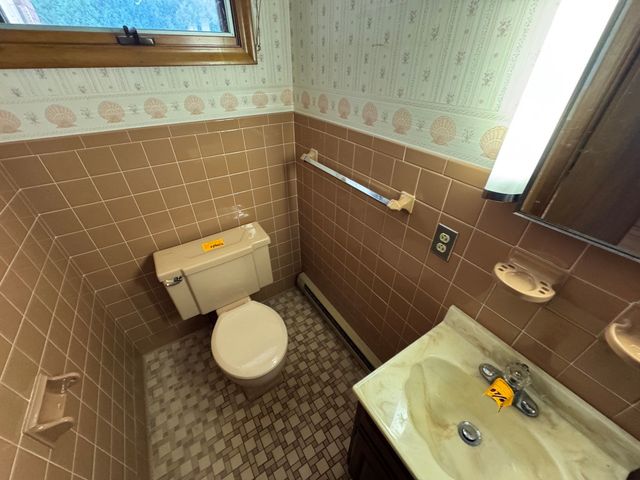50 Van Horn St, Chicopee, MA 01013