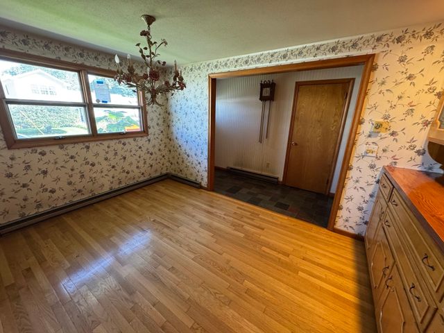 50 Van Horn St, Chicopee, MA 01013