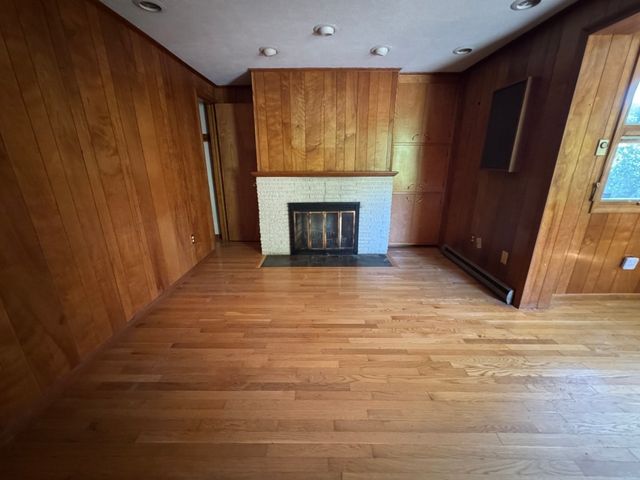 50 Van Horn St, Chicopee, MA 01013