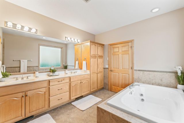 2090 Jade Lane NE, Rochester, MN 55906