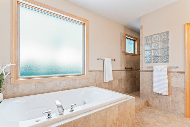 2090 Jade Lane NE, Rochester, MN 55906