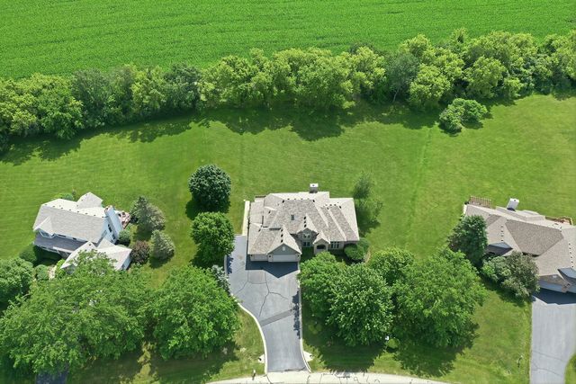 8420 Saint Moritz Drive, Spring Grove, IL 60081