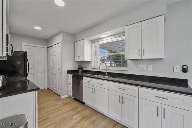 1815 SE 8th TER, Cape Coral, FL 33990