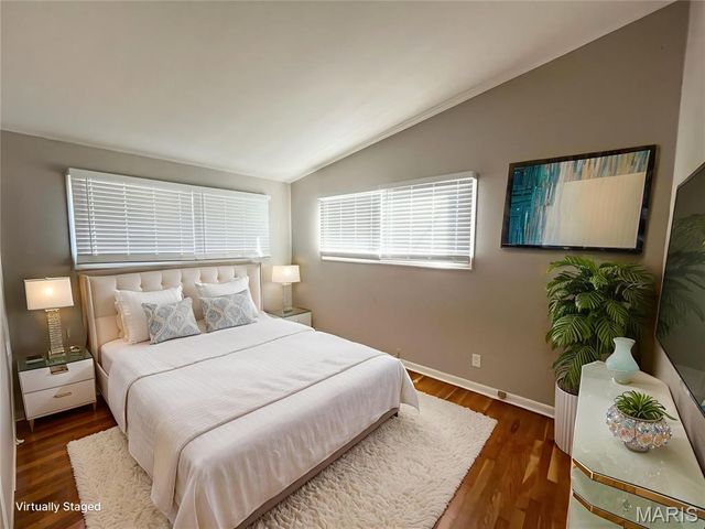 10700 Hallstead Drive, St Louis, MO 63136