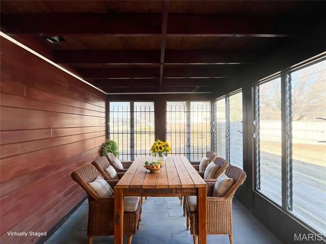 10700 Hallstead Drive, St Louis, MO 63136