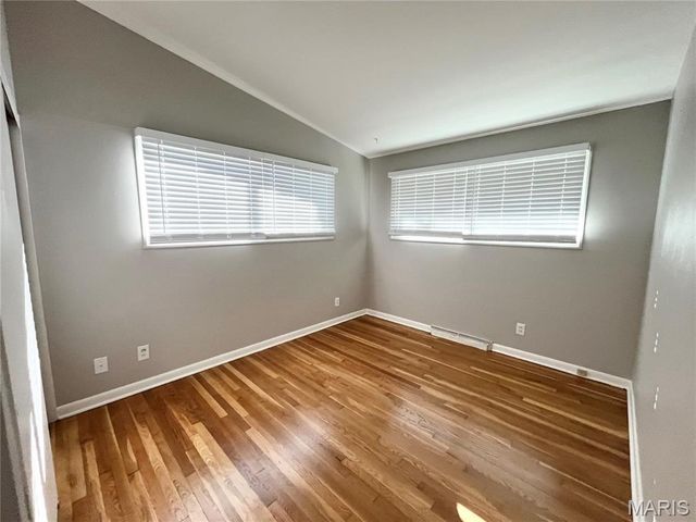 10700 Hallstead Drive, St Louis, MO 63136