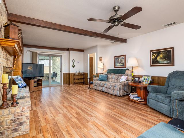 1704 Yokley RD, Rockdale, TX 76567