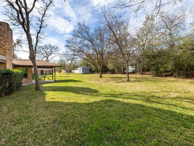 1704 Yokley RD, Rockdale, TX 76567