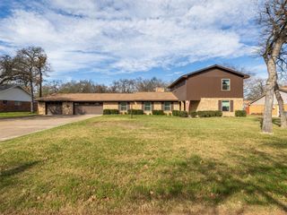 1704 Yokley RD, Rockdale, TX 76567
