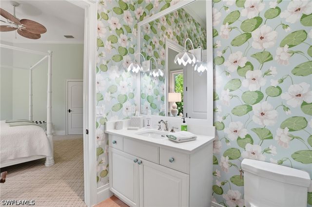 1237 Pocantico LN, Naples, FL 34110