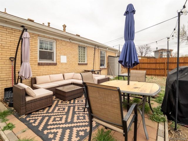 2880 Oneida St, Denver, CO 80207