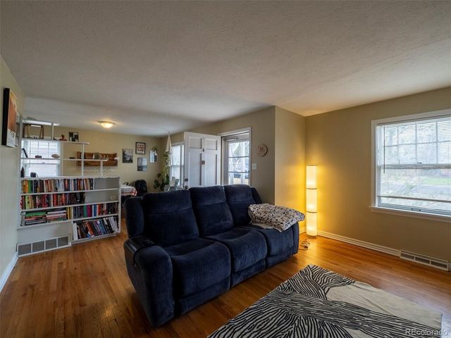 2880 Oneida St, Denver, CO 80207