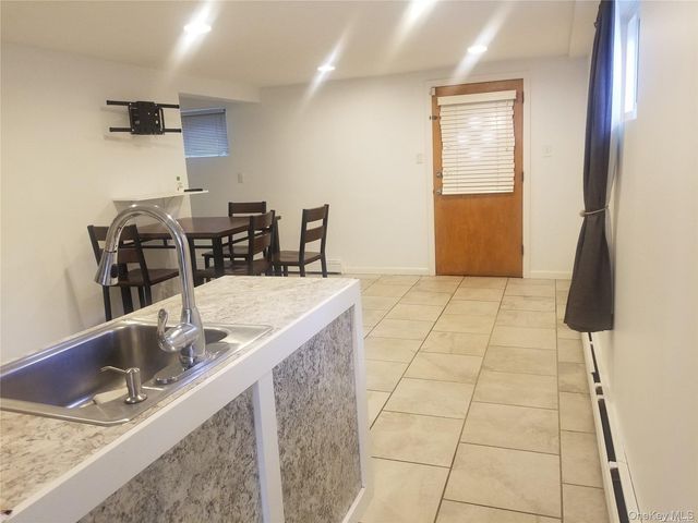 860 Udall Road, West Islip, NY 11795