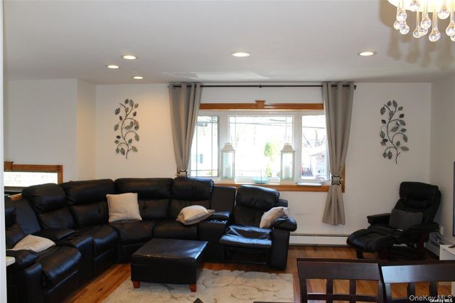 860 Udall Road, West Islip, NY 11795