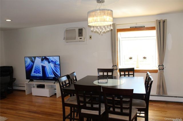 860 Udall Road, West Islip, NY 11795