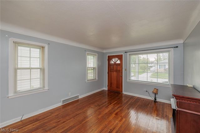18404 Homeway Road, Cleveland, OH 44135