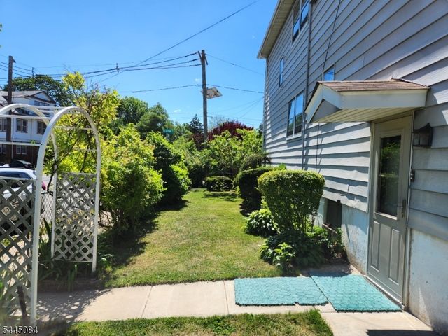 497 Clinton Pl, Newark City, NJ 07112