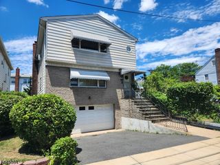 497 Clinton Pl, Newark City, NJ 07112