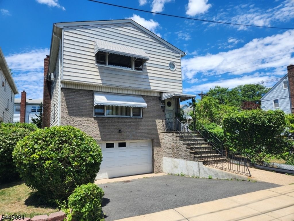 497 Clinton Pl, Newark City, NJ 07112