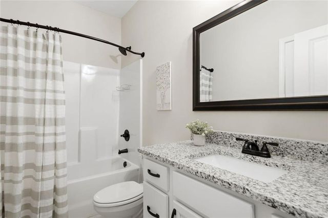 1528 Bluff Valley Circle, Gainesville, GA 30504