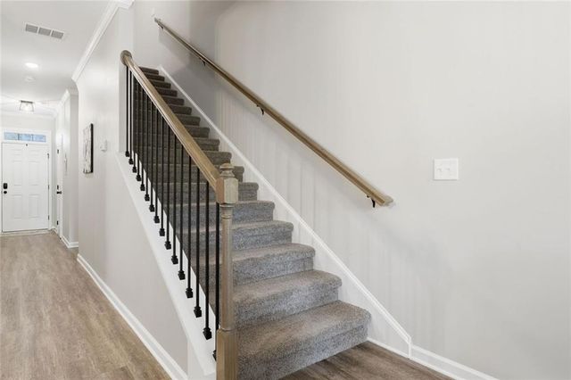 1528 Bluff Valley Circle, Gainesville, GA 30504