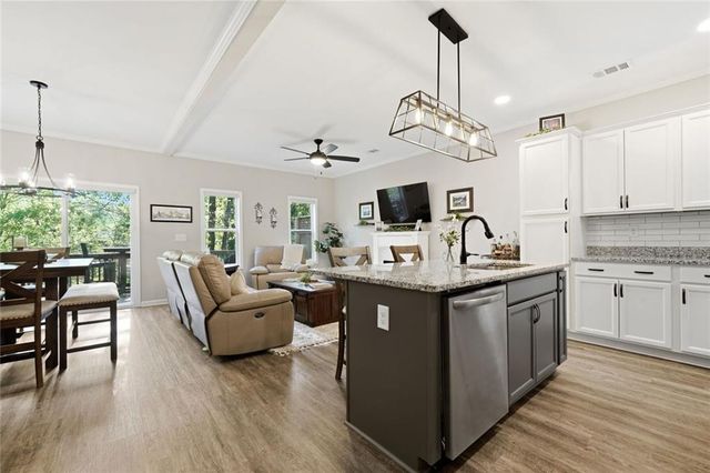 1528 Bluff Valley Circle, Gainesville, GA 30504