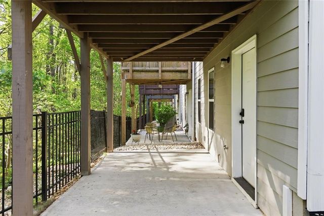 1528 Bluff Valley Circle, Gainesville, GA 30504