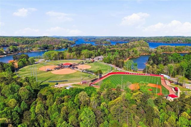 1528 Bluff Valley Circle, Gainesville, GA 30504
