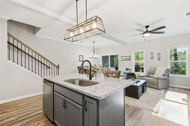 1528 Bluff Valley Circle, Gainesville, GA 30504