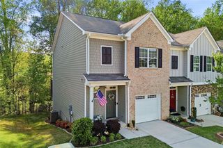 1528 Bluff Valley Circle, Gainesville, GA 30504