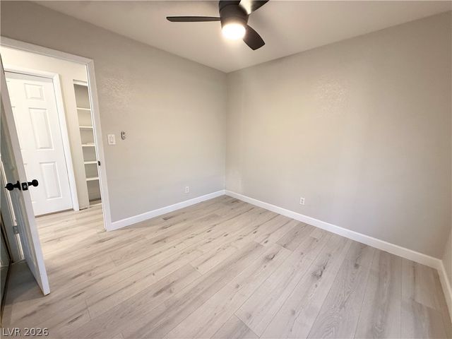 325 Greenfield Lane, Las Vegas, NV 89107