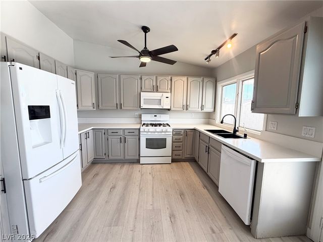 325 Greenfield Lane, Las Vegas, NV 89107