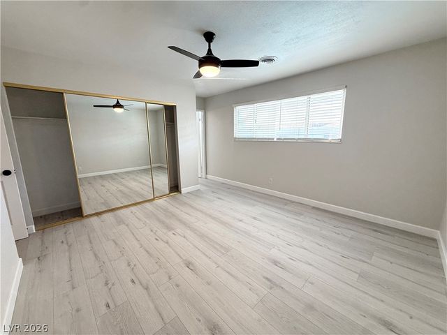 325 Greenfield Lane, Las Vegas, NV 89107