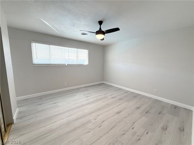 325 Greenfield Lane, Las Vegas, NV 89107