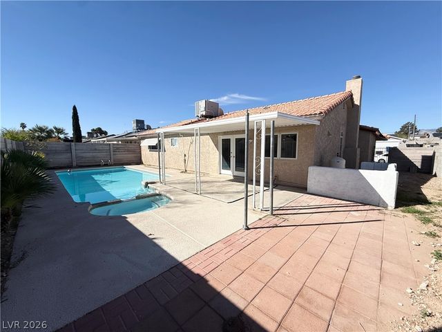 325 Greenfield Lane, Las Vegas, NV 89107