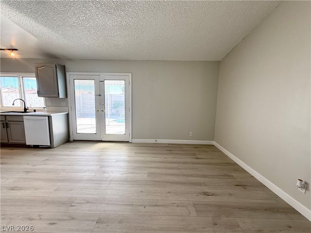 325 Greenfield Lane, Las Vegas, NV 89107