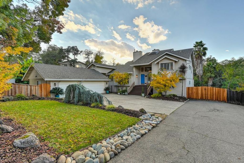 4207 Thistledown Dr, Fair Oaks, CA 95628