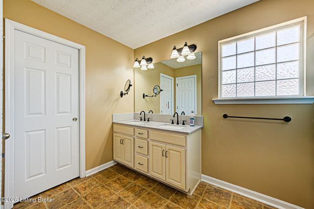 179 Reserves Blvd, Shepherdsville, KY 40165