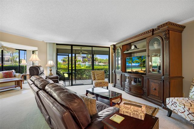 1815 Mooringline Dr 1, Vero Beach, FL 32963